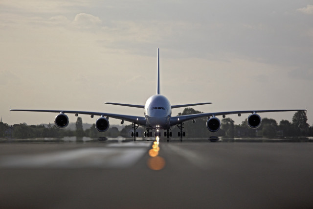 Jetliner takeoff airport runway sky #2 free wallpaper - medium preview image