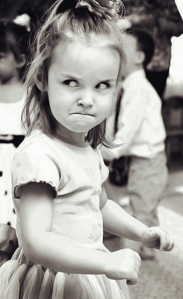 Little girl sad face people free wallpaper - medium preview image