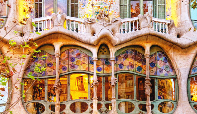 Building windows balcony cat window free wallpaper - medium preview image