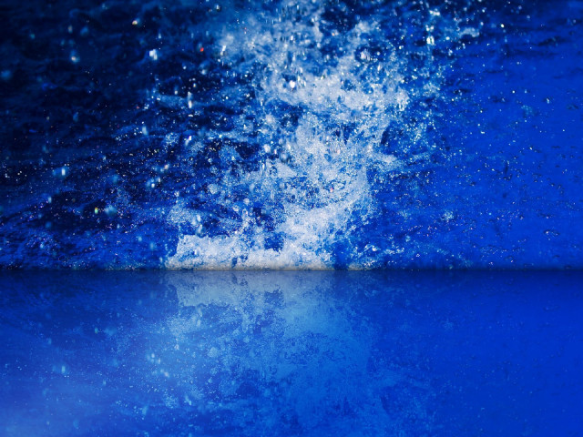 Blue background water splashing white free wallpaper - medium preview image
