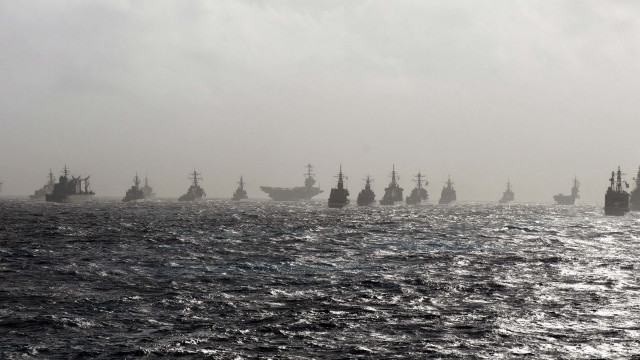 Ships ocean foggy day sky free wallpaper - medium preview image
