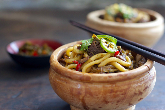Wooden bowl noodles meat chopsticks free wallpaper - medium preview image