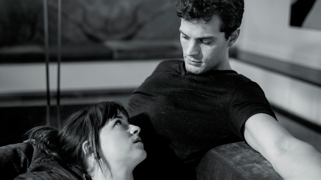Man woman couch smile blackwhite free wallpaper - medium preview image
