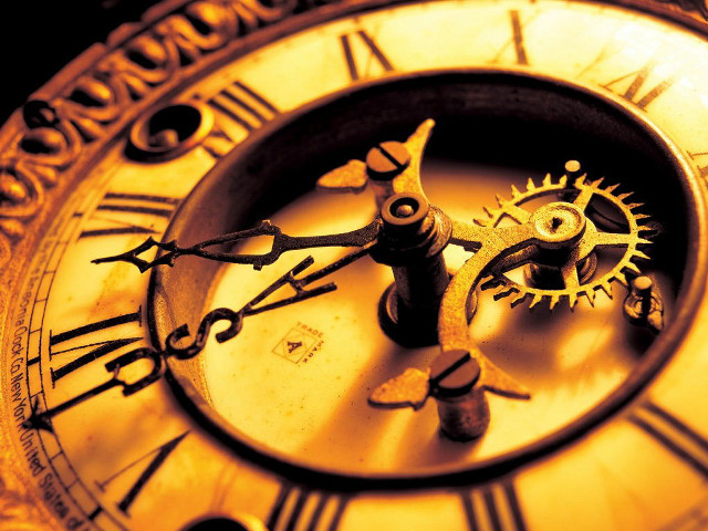 Close up gold clock face free wallpaper - medium preview image