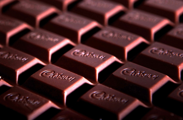 Chocolate keyboard closeup image free wallpaper - medium preview image