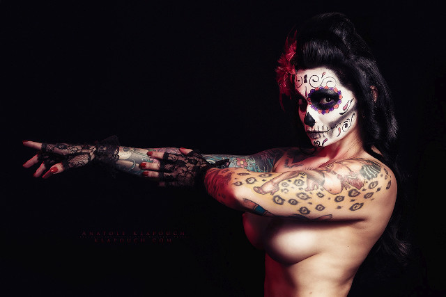 Woman skull face paint body free wallpaper - medium preview image