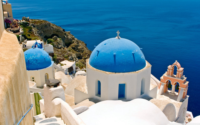Blue dome building steeple ocean free wallpaper - medium preview image