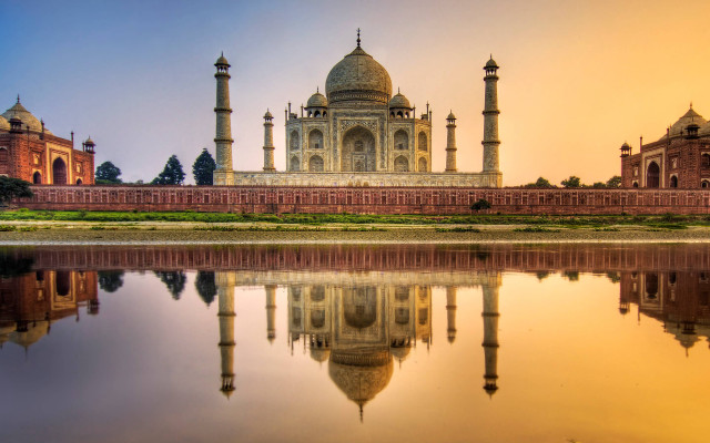 Large building tower dome water free wallpaper - medium preview image