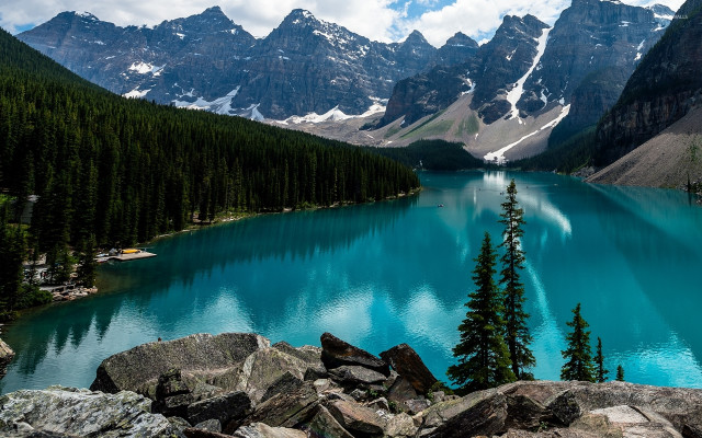 Mountain lake trees rocks sky free wallpaper - medium preview image