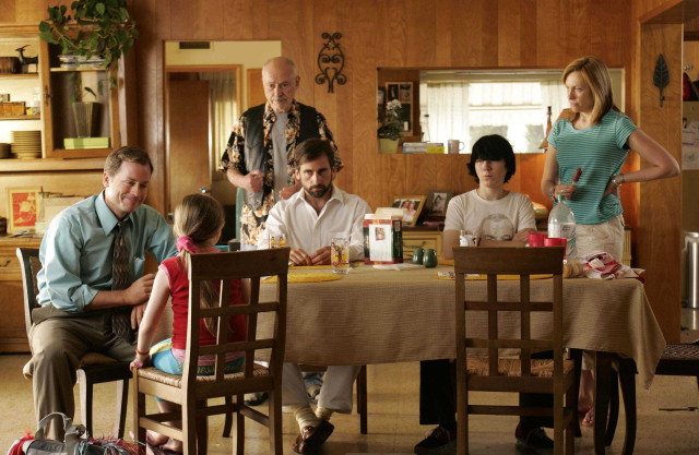 Family kitchen table standing man free wallpaper - medium preview image
