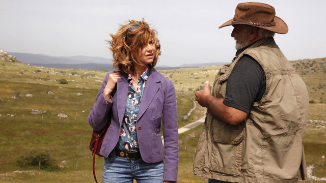 Man woman field grass rocks free wallpaper - medium preview image