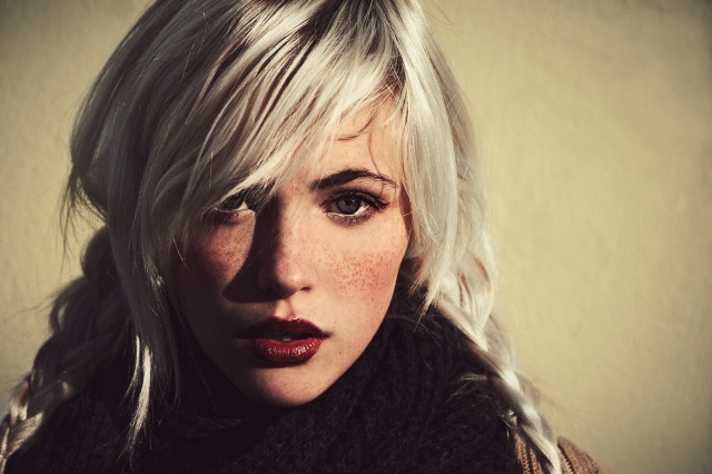 Blonde woman scarf red lip free wallpaper - medium preview image