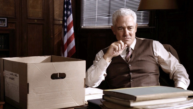 Man desk box flag background free wallpaper - medium preview image