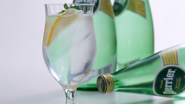 Glass water lemon slice bottle free wallpaper - medium preview image