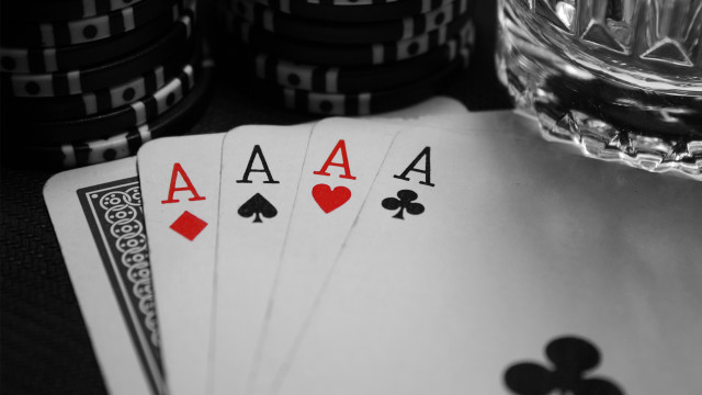 Glass water poker cards chips free wallpaper - medium preview image
