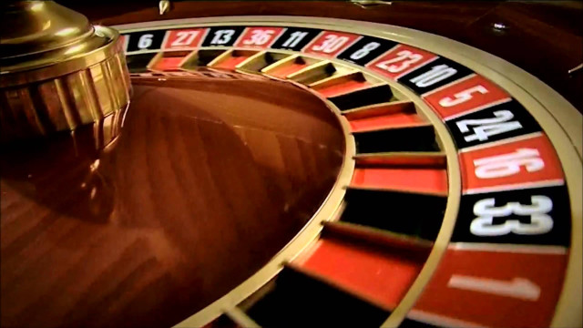 Roulette golden cup closeup black free wallpaper - medium preview image