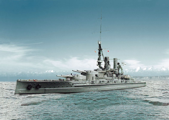 Large gray boat ocean sky free wallpaper - medium preview image