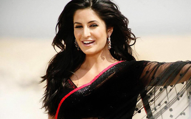 Woman black red sari posing free wallpaper - medium preview image