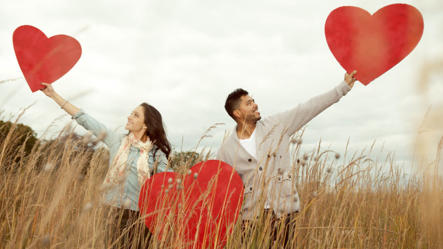 Man woman red hearts tall free wallpaper - medium preview image