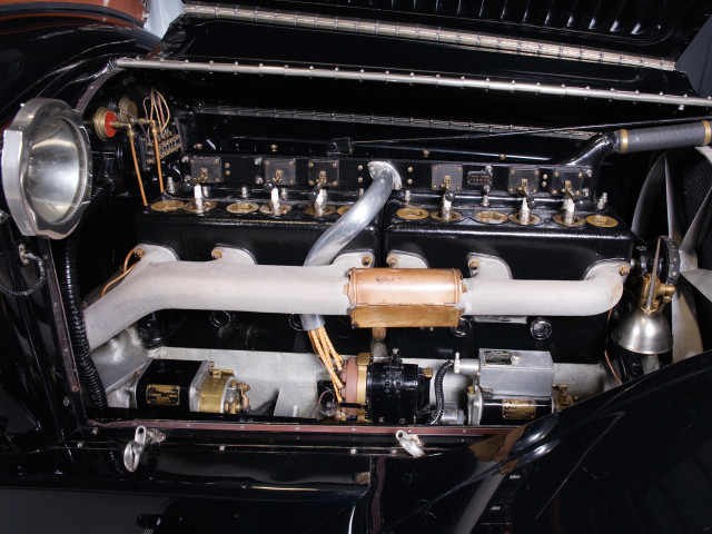 Car engine clock closeup front free wallpaper - medium preview image