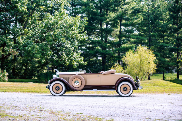 Old model car gravel road free wallpaper - medium preview image