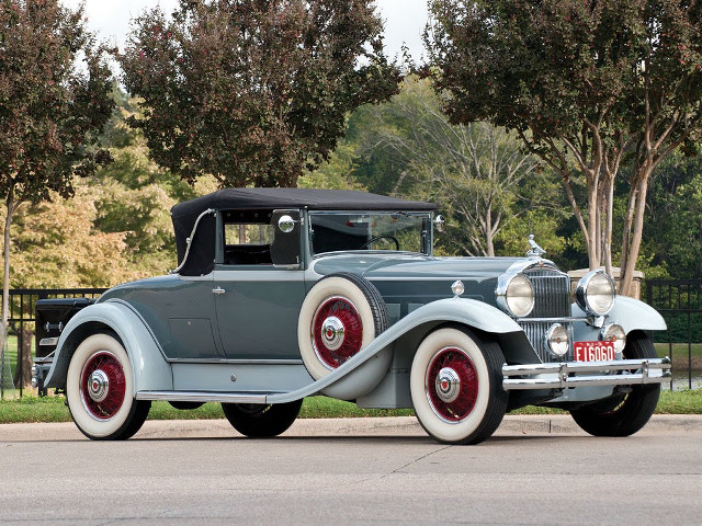 Old model car parked trees free wallpaper - medium preview image