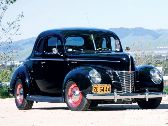 Black car dirt road tree free wallpaper - medium preview image