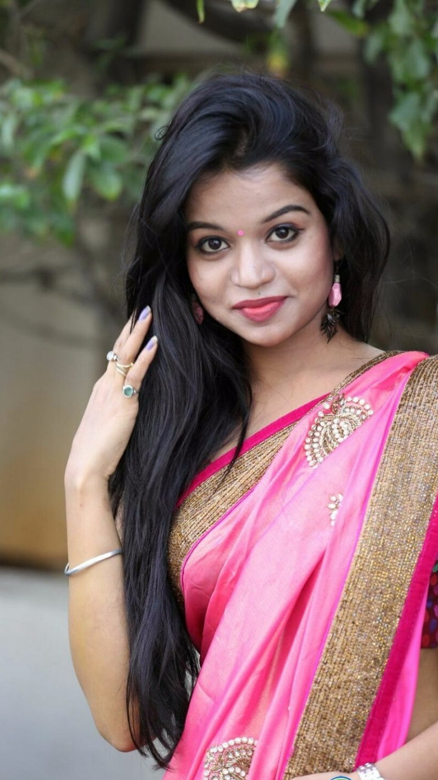 Woman pink sari tree posing free wallpaper - medium preview image