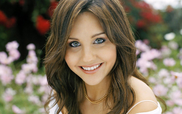 Blue eyes flower field portrait free wallpaper - medium preview image