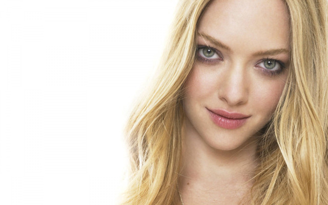 Blonde woman blue eyes necklace free wallpaper - medium preview image