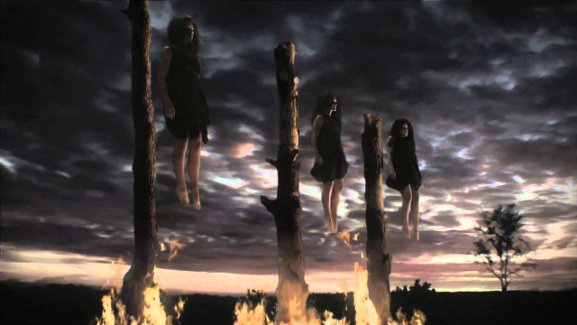 Group people fire pit field free wallpaper for desktop - medium preview image