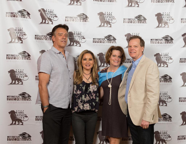 Animal rescue red carpet group free wallpaper - medium preview image