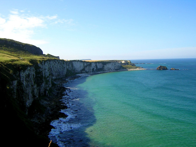 Beach cliff hilltop ocean grassy free wallpaper - medium preview image