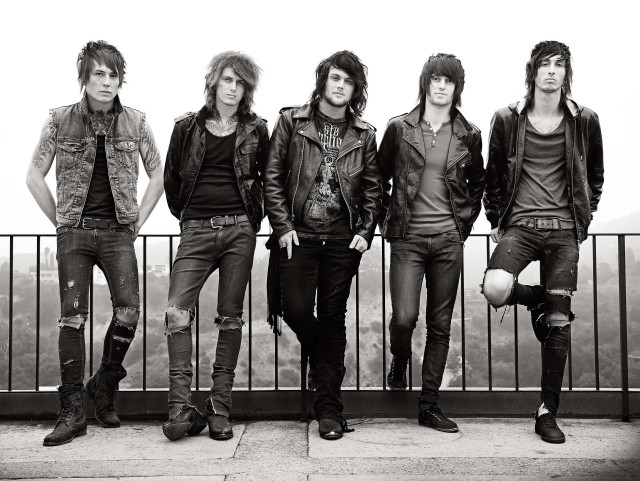Young men balcony fence group free wallpaper - medium preview image