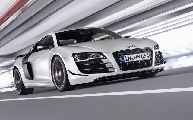 White car tunnel sky blurry free wallpaper - medium preview image