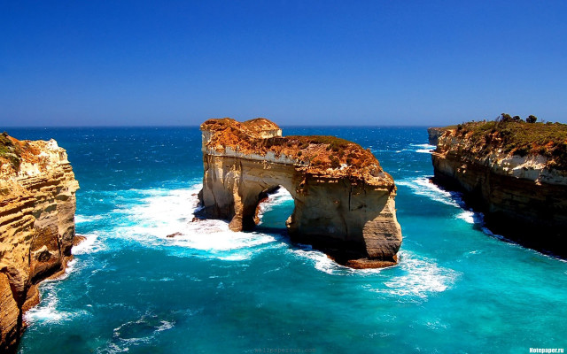 Large body of water rock #2 free wallpaper - medium preview image