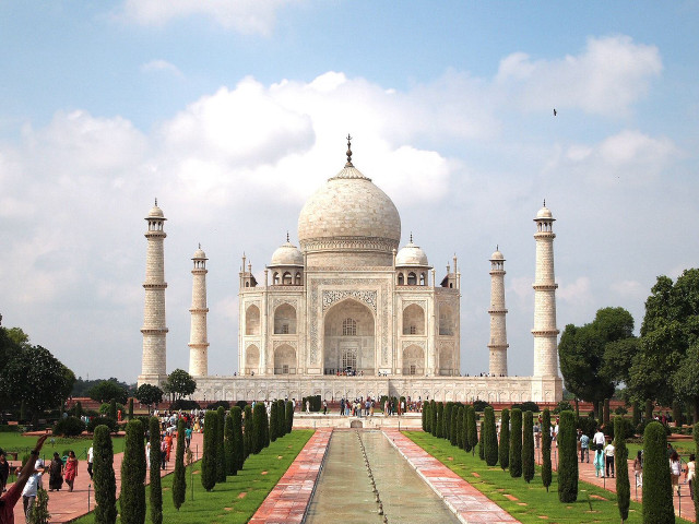 Large white building walkway fountain free wallpaper - medium preview image