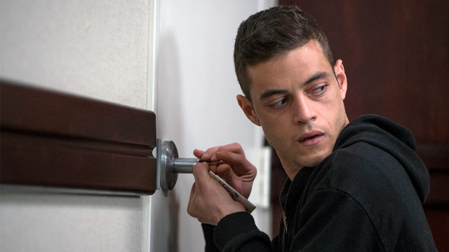 Man holding key door handle free wallpaper - medium preview image
