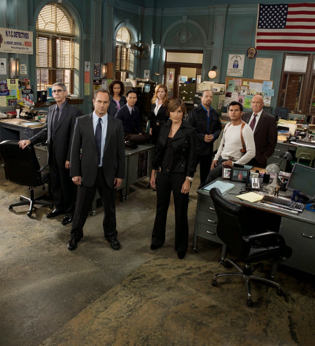Group people room flag suit free wallpaper - medium preview image