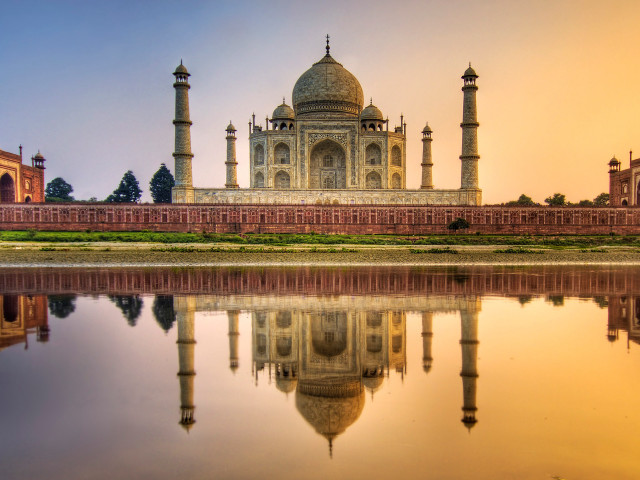 Large building tower dome bridge free wallpaper - medium preview image