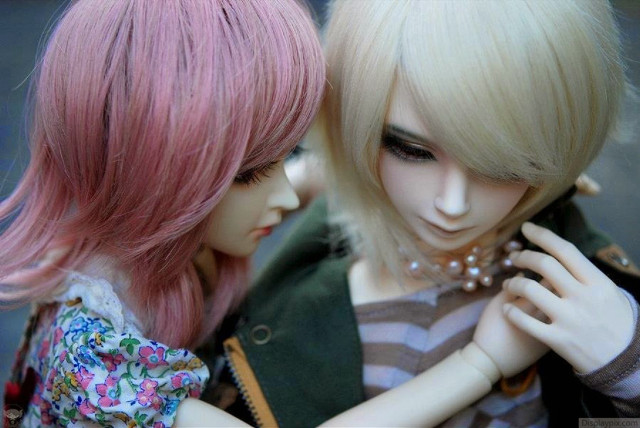 Pink hair dolls standing together free wallpaper - medium preview image