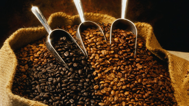 Sack coffee beans measuring spoons free wallpaper - medium preview image