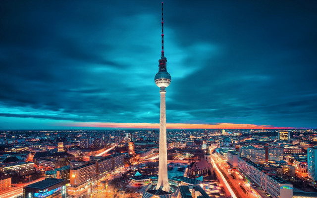 Tall tower tall spire city free wallpaper - medium preview image