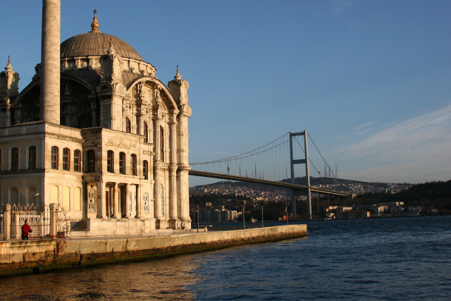 Large building bridge background water free wallpaper - medium preview image