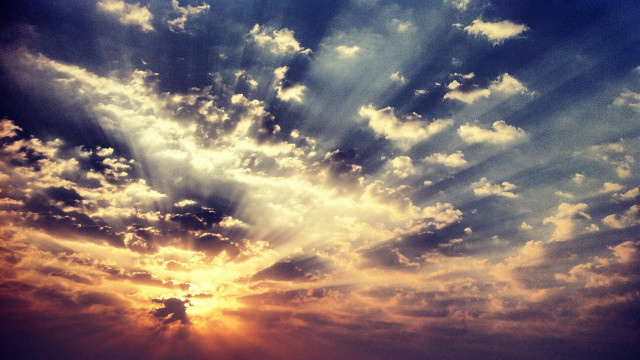 Sunset clouds sunrays ocean boat free wallpaper - medium preview image