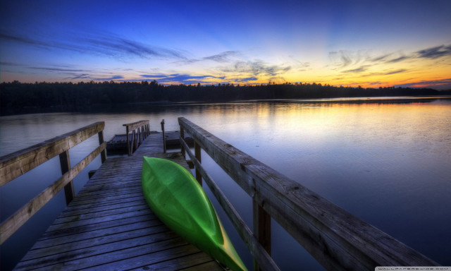 Green leaf dock water sunset free wallpaper - medium preview image