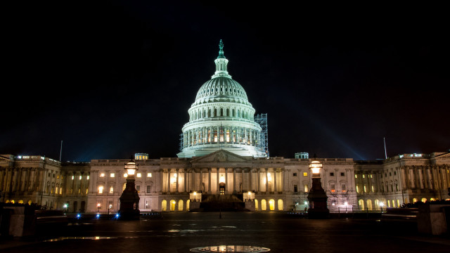 Capitol building night lights fountain free wallpaper - medium preview image