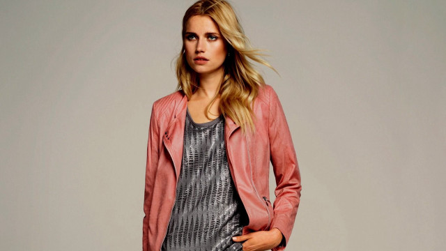 Woman pink jacket dress posing free wallpaper - medium preview image