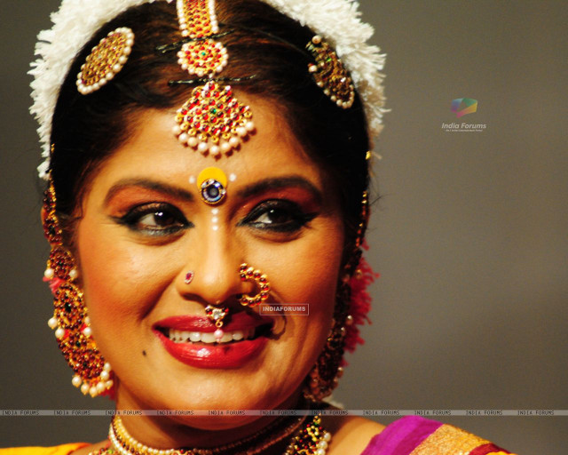 Woman nose ring head nose free wallpaper - medium preview image
