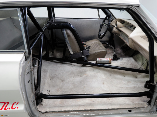 Car seat backdoor open seatbelt free wallpaper - medium preview image